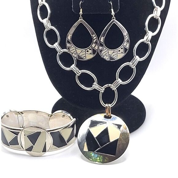 Demi Parure Avenue Geometric Enamel Necklace, Bracelet, and Earrings Silvertone - Picture 1 of 8